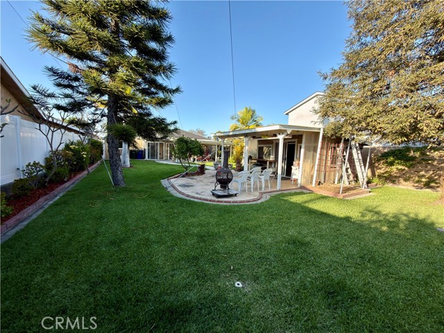 Image 14 of 15 For 5552 Vonnie