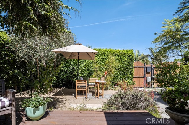 Detail Gallery Image 3 of 40 For 2317 Walgrove, Los Angeles,  CA 90066 - 4 Beds | 3 Baths