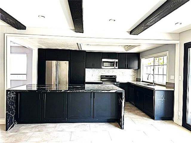 1063 Redding Avenue, Costa Mesa CA: https://media.crmls.org/medias/f631a8fd-7df8-4e11-89f0-6c339fe6c444.jpg