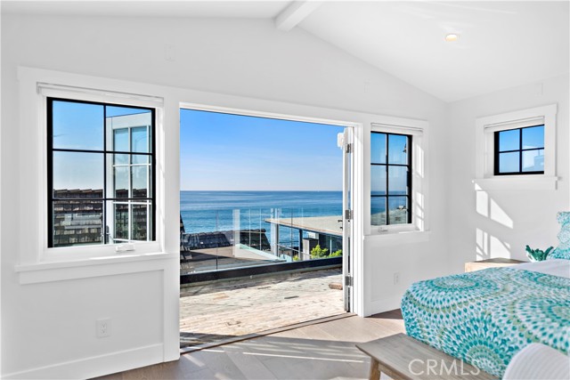 Detail Gallery Image 15 of 31 For 156 Pearl St, Laguna Beach,  CA 92651 - 3 Beds | 2 Baths