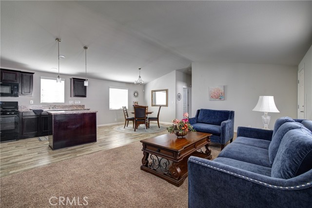 3700 Buchanan, Riverside CA: https://media.crmls.org/medias/f6322d4c-fc50-48fb-933b-07eb2e040969.jpg