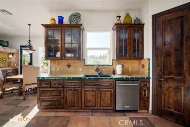 Detail Gallery Image 12 of 54 For 15001 Colonia De Las Rosas, Bakersfield,  CA 93306 - 4 Beds | 3/1 Baths