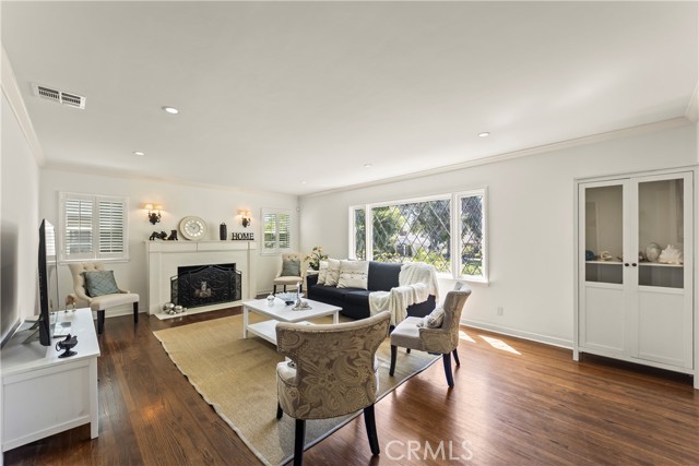 Detail Gallery Image 12 of 39 For 2205 Las Lunas St, Pasadena,  CA 91107 - 3 Beds | 2 Baths