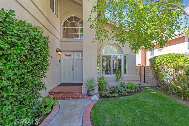 Detail Gallery Image 8 of 38 For 29347 Canyon Rim Pl, Canyon Country,  CA 91387 - 6 Beds | 3 Baths
