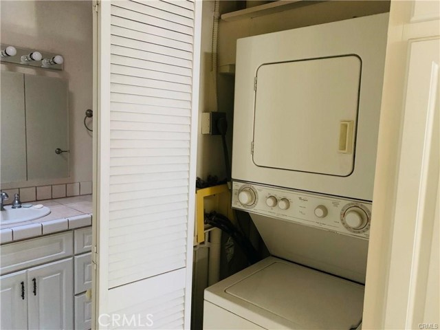 Detail Gallery Image 7 of 9 For 2276 via Mariposa East #R,  Laguna Woods,  CA 92637 - 2 Beds | 1 Baths