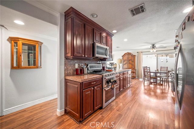 Detail Gallery Image 9 of 25 For 9151 Heather, Rancho Cucamonga,  CA 91701 - 4 Beds | 2 Baths