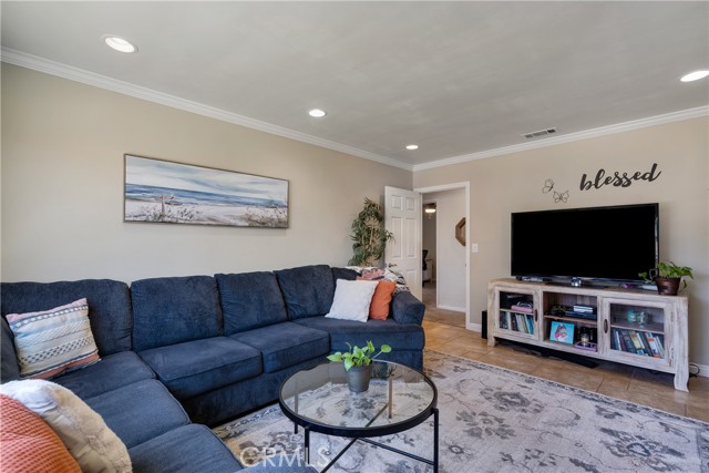 Detail Gallery Image 5 of 36 For 3823 Carfax Ave, Long Beach,  CA 90808 - 4 Beds | 2 Baths