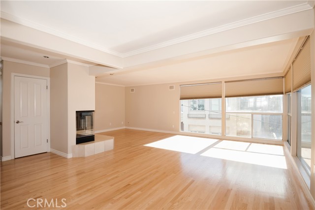 Photo taken when property was vacant