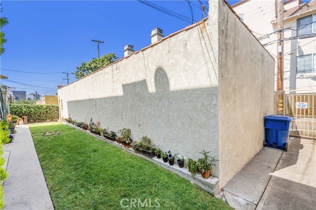 7119 Kittyhawk Avenue, Los Angeles CA: https://media.crmls.org/medias/f634a32c-8e48-48bf-8a4e-34847fc1cc00.jpg