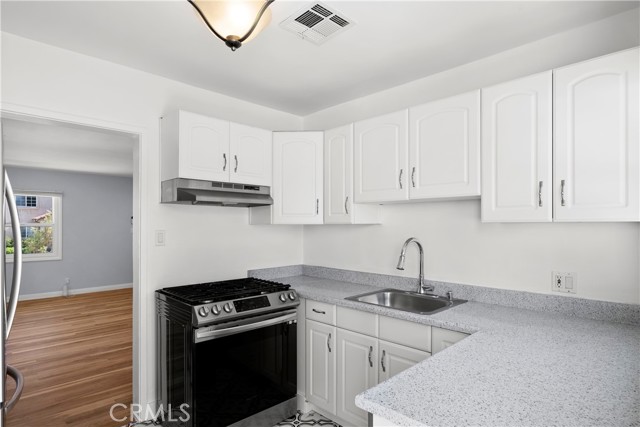 Detail Gallery Image 15 of 20 For 17832 Rhoda, Encino,  CA 91316 - 2 Beds | 1 Baths
