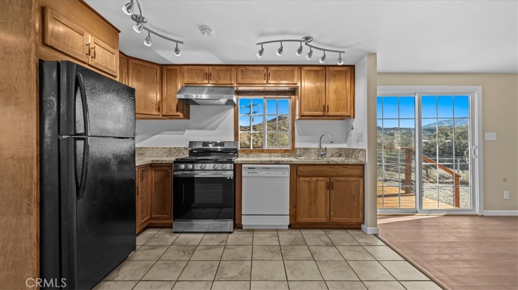 MLS #CV25254191 image #10