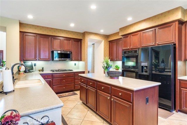 Detail Gallery Image 14 of 36 For 2967 Mangular, Corona,  CA 92882 - 5 Beds | 3 Baths