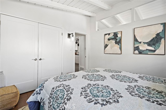 200 Moonstone Street, Manhattan Beach CA: https://media.crmls.org/medias/f636e81a-abf1-46c1-80e2-2f8fa12e46b3.jpg