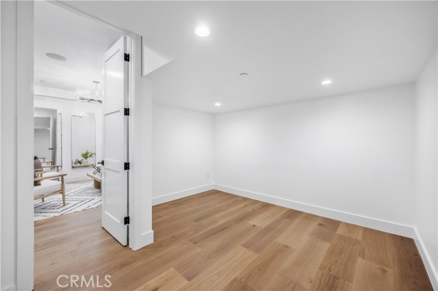 924 17th St, Hermosa Beach CA: https://media.crmls.org/medias/f6374e66-2d04-42e0-a73a-278008a9fbd2.jpg