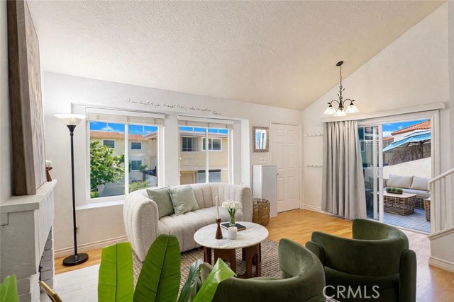 Detail Gallery Image 12 of 33 For 2740 Gramercy #12,  Torrance,  CA 90501 - 3 Beds | 2 Baths