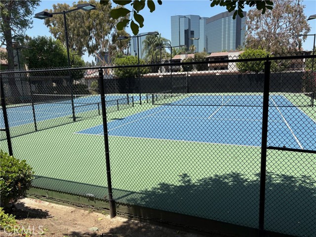 21551 Burbank Boulevard, Woodland Hills CA: https://media.crmls.org/medias/f6386aa6-914a-4770-a64a-4ca6b5622c11.jpg