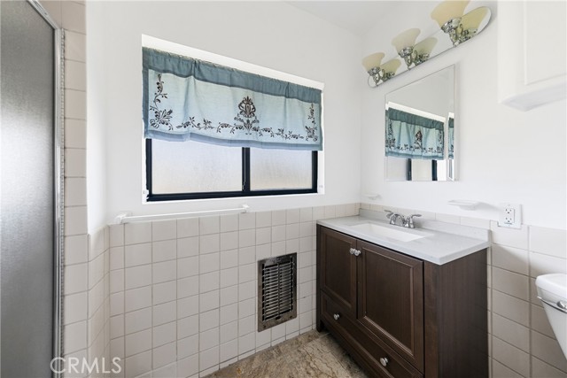 6 Woodland Lane, Arcadia CA: https://media.crmls.org/medias/f6387200-5311-4d61-b38e-f29cdc333d6c.jpg