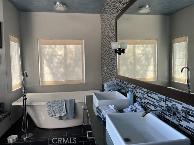 28856 Yosemite Place, Canyon Lake CA: https://media.crmls.org/medias/f63886b4-7f98-46e0-a36a-7377be8ee181.jpg
