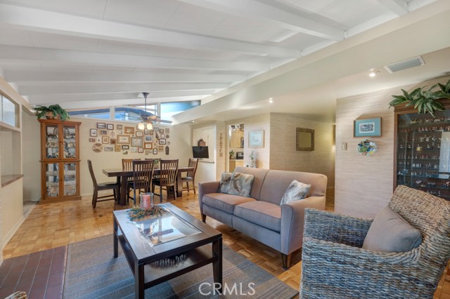 Detail Gallery Image 10 of 44 For 6500 Jumilla, Woodland Hills,  CA 91367 - 3 Beds | 2 Baths