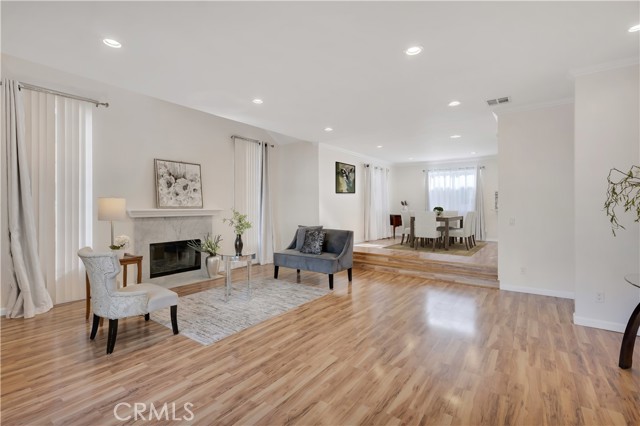 Detail Gallery Image 2 of 38 For 8958 Burnet Ave #E6,  North Hills,  CA 91343 - 3 Beds | 2/1 Baths