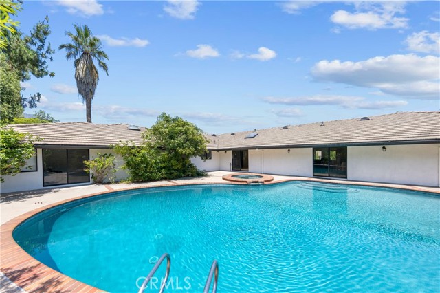 6 Woodland Lane, Arcadia CA: https://media.crmls.org/medias/f63b25f6-eec4-4114-ba7c-8541b20db829.jpg