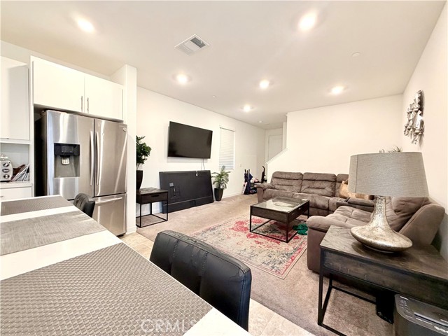 16584 Poppy Seed Ln, Fontana CA: https://media.crmls.org/medias/f63c05c2-6068-44f5-8628-b700c99398bb.jpg