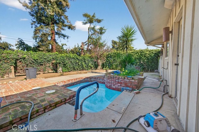 Detail Gallery Image 50 of 74 For 5867 E Club View, Fresno,  CA 93727 - 4 Beds | 2/1 Baths