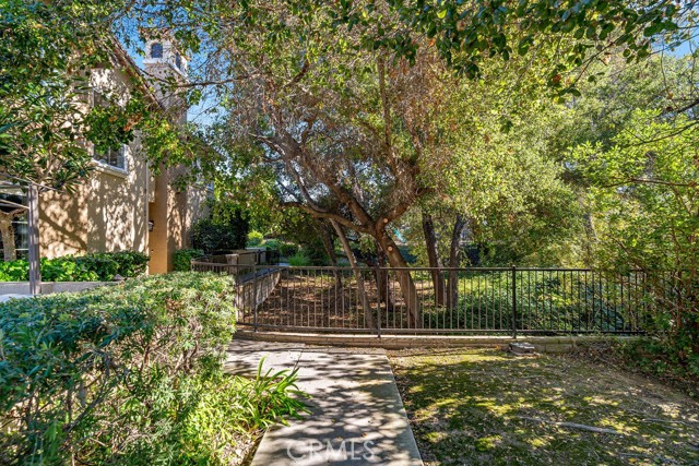 Detail Gallery Image 28 of 34 For 1360 Ashton Park Ln, Newbury Park,  CA 91320 - 3 Beds | 2/1 Baths