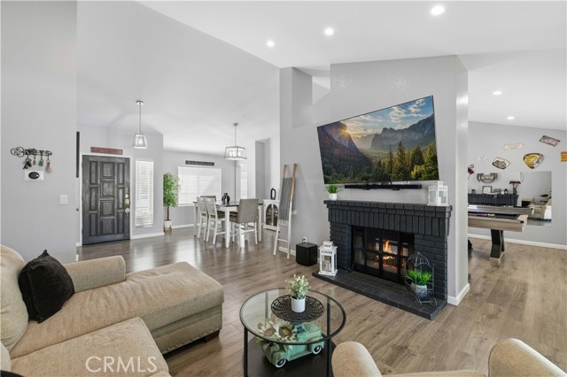 2709 Sandstone Court, Palmdale CA: https://media.crmls.org/medias/f63eef3d-5ec4-42c5-a37e-f05a2012c3fa.jpg