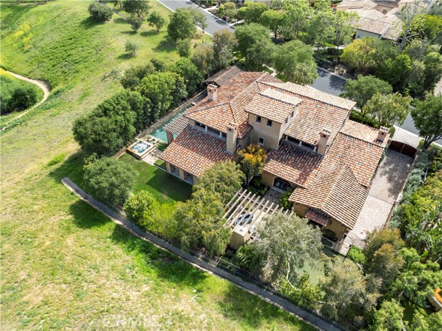 97 Canyon Creek, Irvine CA: https://media.crmls.org/medias/f63f5fb0-0aa1-44fb-8217-1e9ab54148ff.jpg