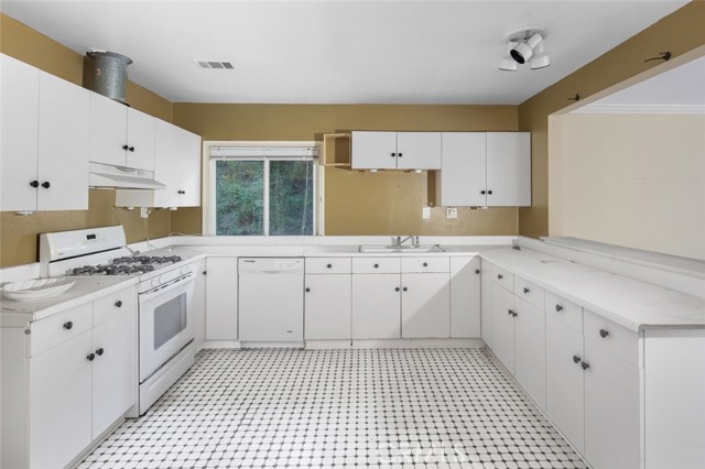 Detail Gallery Image 32 of 43 For 21431 Stans Lane, Laguna Beach,  CA 92651 - 3 Beds | 2 Baths