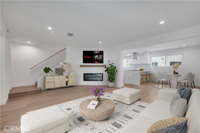 Detail Gallery Image 1 of 39 For 18550 Hatteras St #94,  Tarzana,  CA 91356 - 2 Beds | 3 Baths