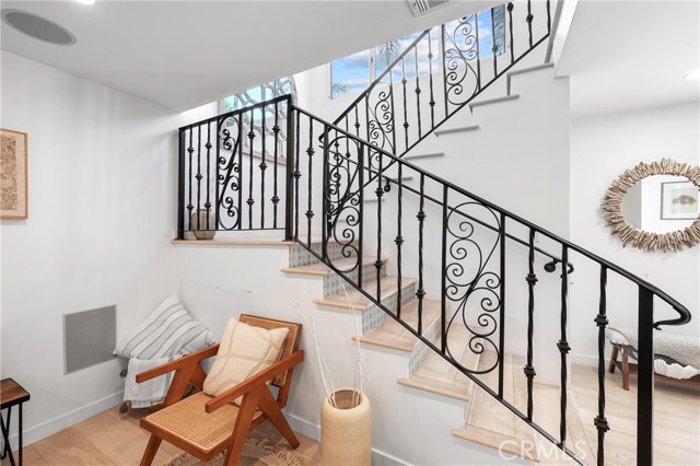 Detail Gallery Image 13 of 36 For 4444 Canoga Ave, Woodland Hills,  CA 91364 - 4 Beds | 4 Baths