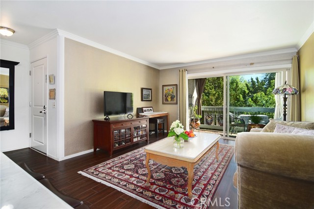 4710 Park Granada, 180