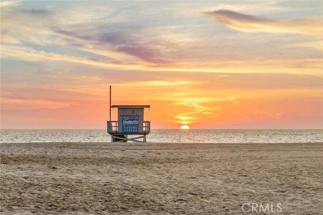 2 2nd Street, Hermosa Beach, California 90254, 8 Bedrooms Bedrooms, ,4 BathroomsBathrooms,Residential,For Sale,2nd Street,SB25037470