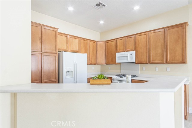19478 Big Horn Street, Apple Valley CA: https://media.crmls.org/medias/f643aff7-250a-4d18-8ed5-c59704493dc2.jpg
