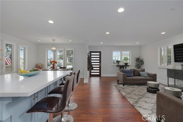 2025 Prospect Avenue, Hermosa Beach CA: https://media.crmls.org/medias/f6440cb4-60cc-45fd-919e-a3628643b66d.jpg