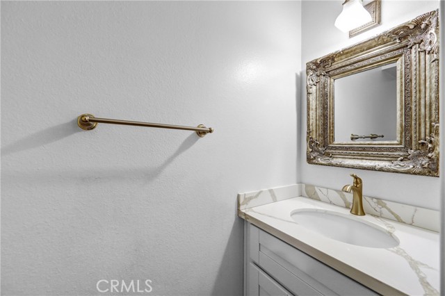 Detail Gallery Image 13 of 29 For 9637 via Rimini #121,  Burbank,  CA 91504 - 3 Beds | 3 Baths