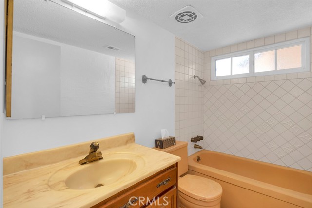 3321 Orangewood Avenue, Los Alamitos CA: https://media.crmls.org/medias/f645076c-de3a-4cf0-8b30-8a805efe35fb.jpg