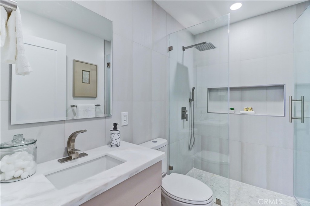 MLS #OC25250919 image #35