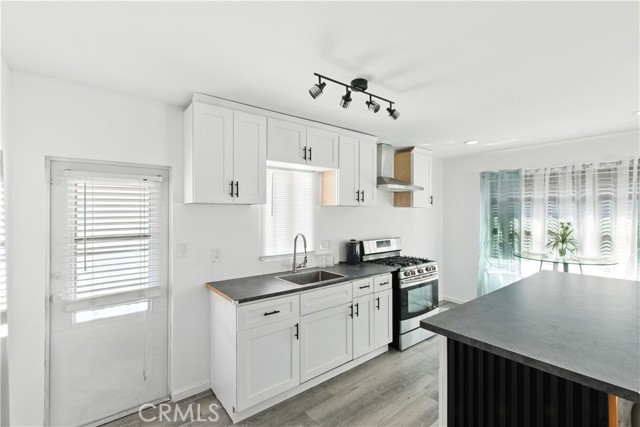 Detail Gallery Image 5 of 14 For 1900 Artesia Blvd #4,  Torrance,  CA 90504 - 2 Beds | 1 Baths