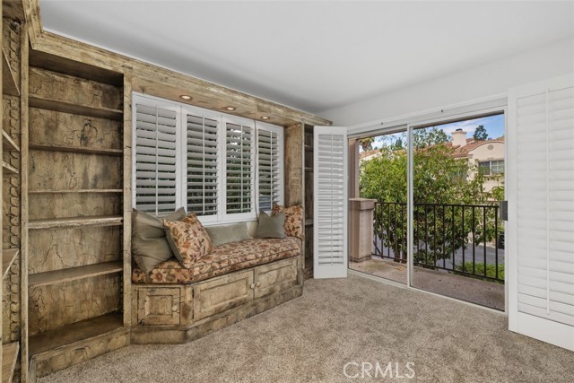 1072 Pan Ct., Thousand Oaks CA: https://media.crmls.org/medias/f64597de-3e87-4079-a10f-05ff38212684.jpg