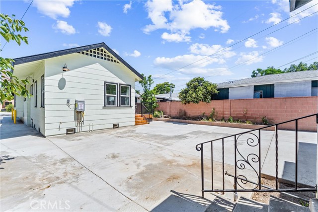 4400 Homer Street, Los Angeles CA: https://media.crmls.org/medias/f64597e6-a326-4490-b9e1-1df00ede739b.jpg