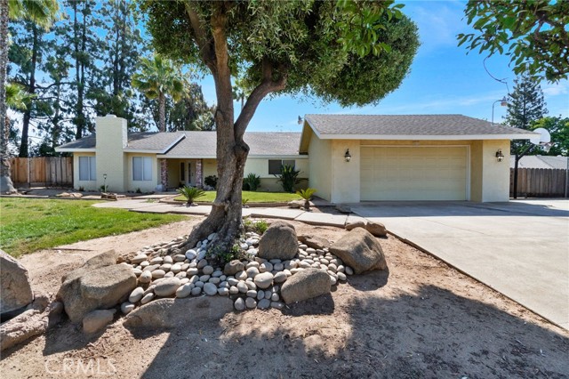 18691 Varden Drive, Madera CA: https://media.crmls.org/medias/f645d702-5086-4f85-bfd1-293c646cf775.jpg