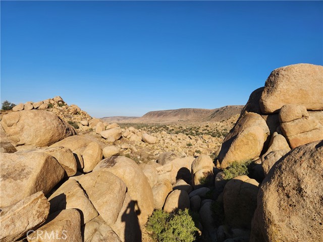 Detail Gallery Image 4 of 19 For 7 Ac Oak Dr, Pioneertown,  CA 92268 - – Beds | – Baths