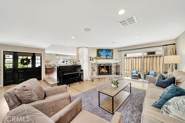 Detail Gallery Image 3 of 29 For 314 W Avenida Valencia, San Clemente,  CA 92672 - 4 Beds | 4 Baths