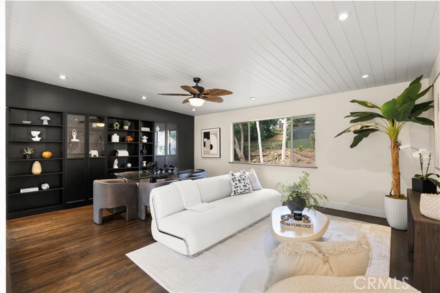 Detail Gallery Image 18 of 34 For 645 Griffith Way, Laguna Beach,  CA 92651 - 3 Beds | 3 Baths