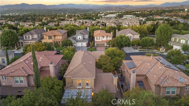 26821 Peppertree Drive, Valencia CA: https://media.crmls.org/medias/f647534c-3627-4a52-92f2-69bf1a8c5c8a.jpg