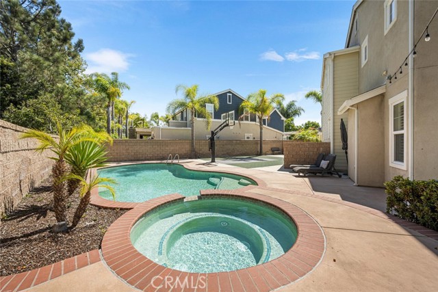 978 Heron Circle, Seal Beach CA: https://media.crmls.org/medias/f6476582-0895-4a55-b9f7-6304399d658e.jpg