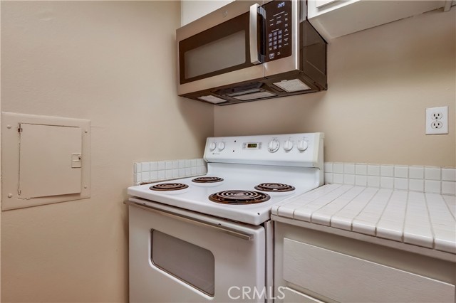 5585 E Pacific Coast, Long Beach CA: https://media.crmls.org/medias/f6485673-6c70-4c30-af99-11a723ecabd9.jpg